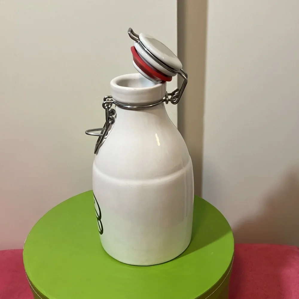 The Rare Barrel - Ambassador White Sprocket Growler Ceramic Hinge Top 32 Oz.
